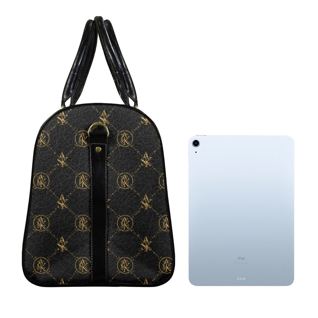 MICHAEL TRAVELER -MONOGRAM BLK/GLD)